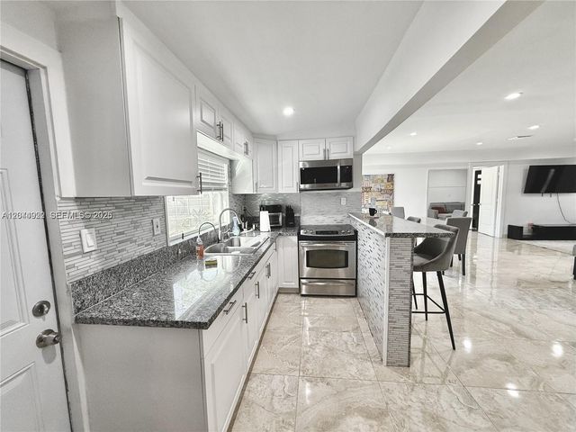 947 NE 149th St, Miami, FL 33161