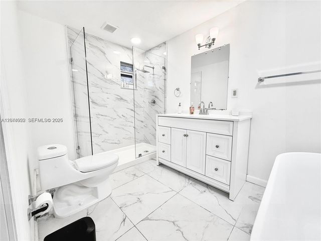 947 NE 149th St, Miami, FL 33161