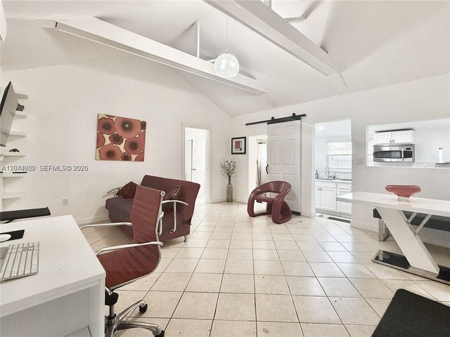 947 NE 149th St, Miami, FL 33161