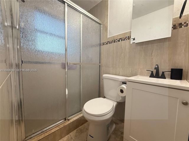 947 NE 149th St, Miami, FL 33161