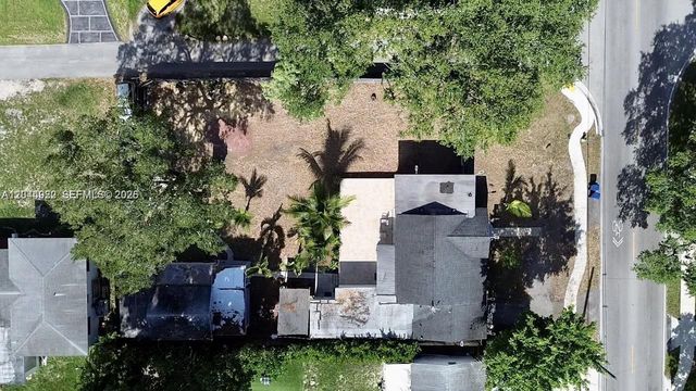 947 NE 149th St, Miami, FL 33161