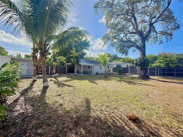 947 NE 149th St, Miami, FL 33161