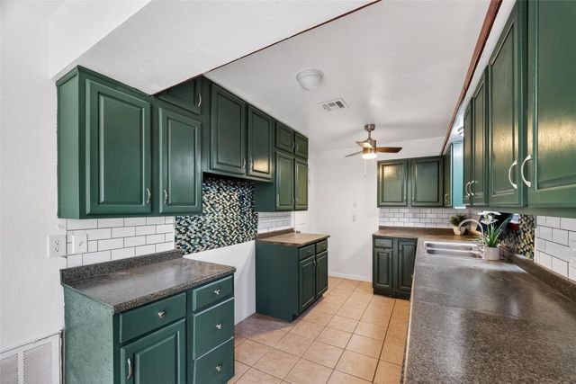 512 Harold Lane, Baytown, TX 77521