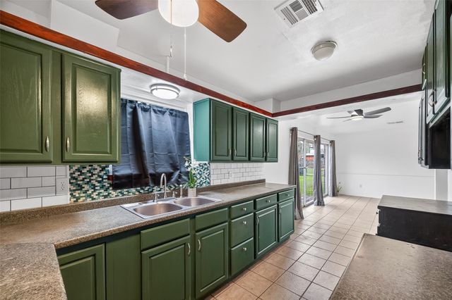 512 Harold Lane, Baytown, TX 77521