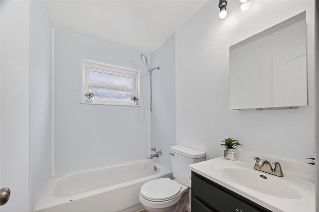 512 Harold Lane, Baytown, TX 77521