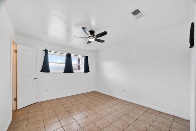 512 Harold Lane, Baytown, TX 77521