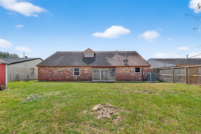 512 Harold Lane, Baytown, TX 77521