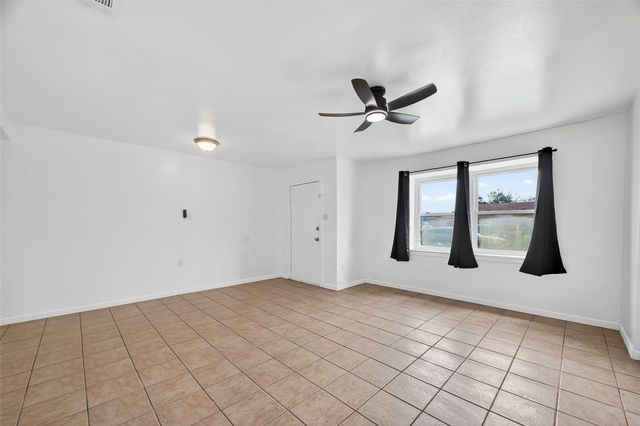 512 Harold Lane, Baytown, TX 77521