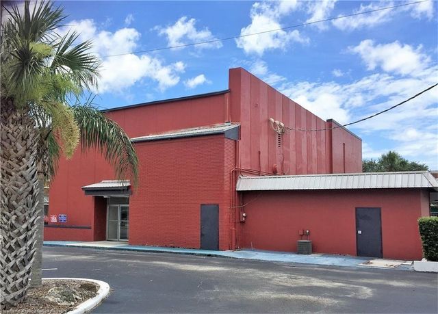 2 W Main St, Avon Park, FL 33825