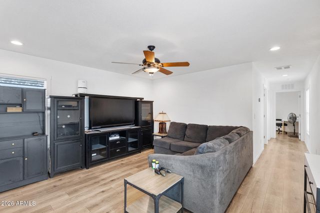 2060 N CENTER Street 87, Mesa, AZ 85201