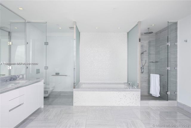 16901 Collins Ave 1905, Sunny Isles Beach, FL 33160