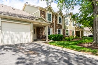 233 Blossom Court 233, Buffalo Grove, IL 60089