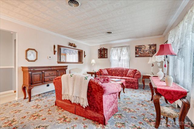 669 Old Post Road, Edison, NJ 08817
