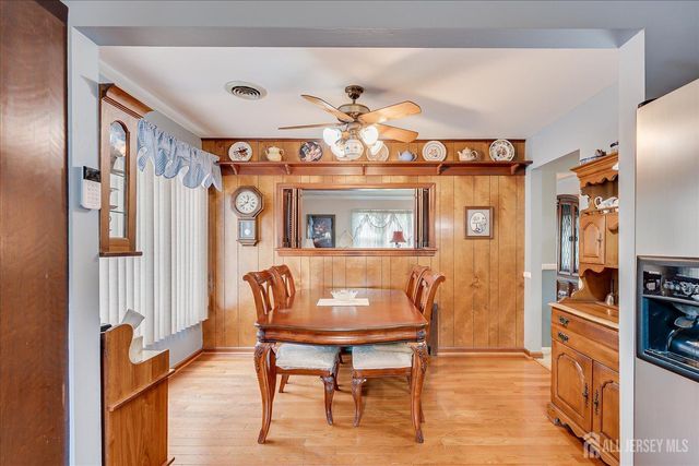 669 Old Post Road, Edison, NJ 08817