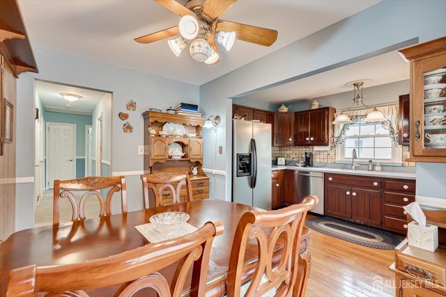 669 Old Post Road, Edison, NJ 08817