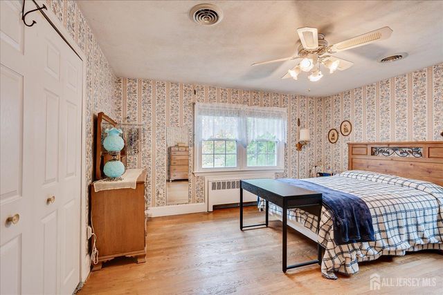 669 Old Post Road, Edison, NJ 08817