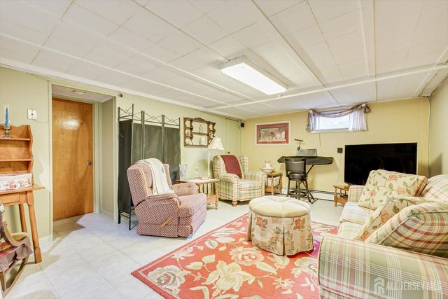 669 Old Post Road, Edison, NJ 08817
