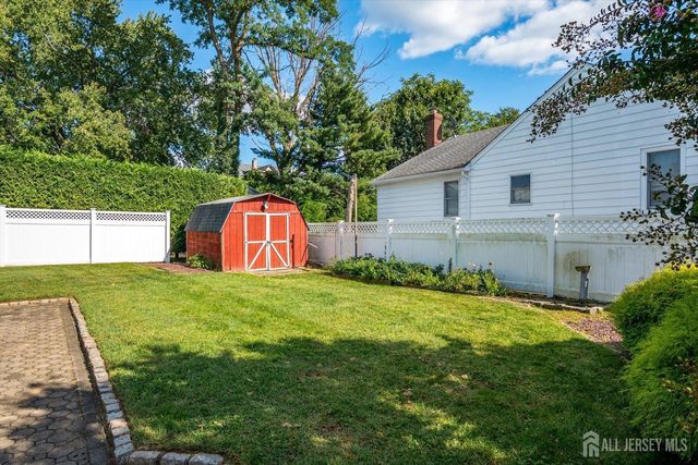 669 Old Post Road, Edison, NJ 08817