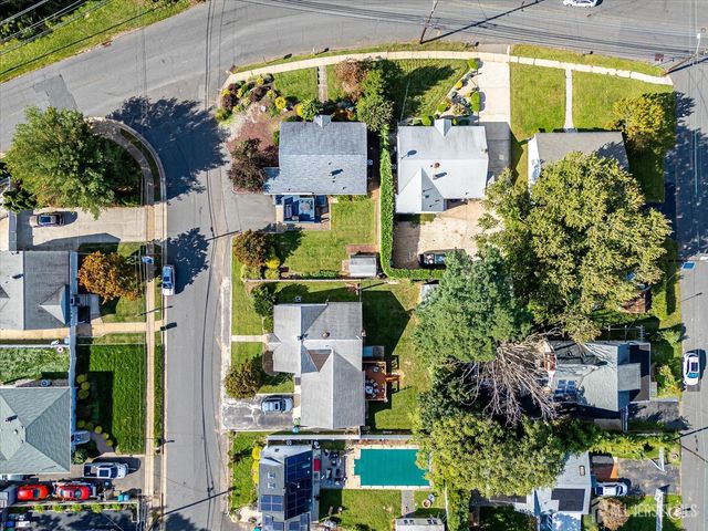 669 Old Post Road, Edison, NJ 08817