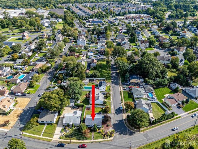 669 Old Post Road, Edison, NJ 08817