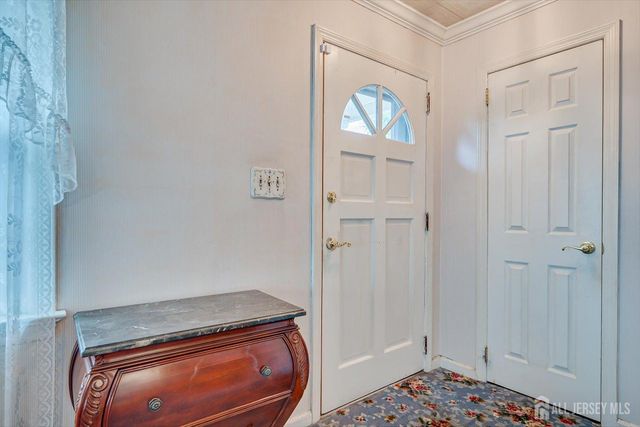 669 Old Post Road, Edison, NJ 08817