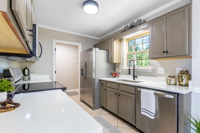 2549 Hillingdon Dr, Murfreesboro, TN 37127