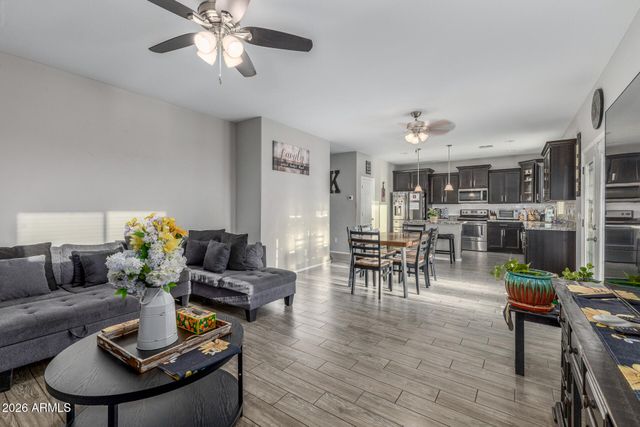8610 N 61ST Drive, Glendale, AZ 85302