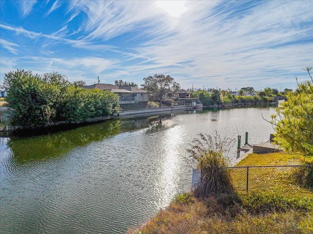 322 NE 20TH STREET, Cape Coral, FL 33909