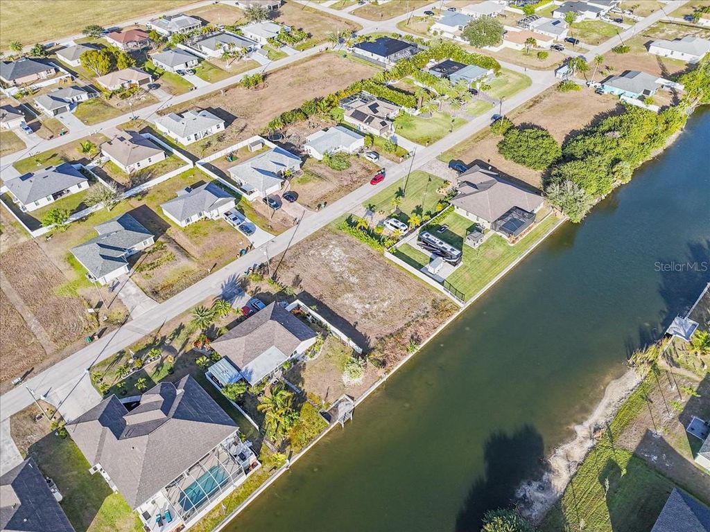 Image 22 of property listing at 322 NE 20TH STREET, Cape Coral, FL 33909