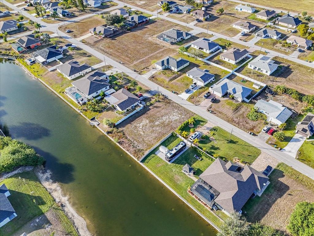 Image 25 of property listing at 322 NE 20TH STREET, Cape Coral, FL 33909