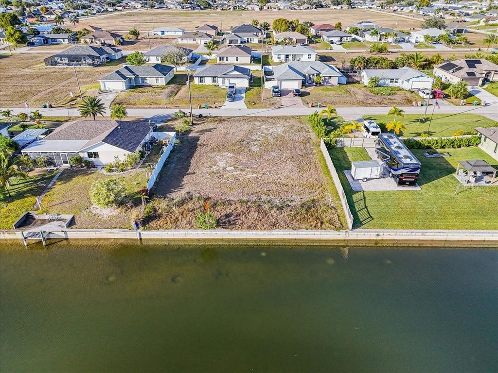 Image 33 of property listing at 322 NE 20TH STREET, Cape Coral, FL 33909