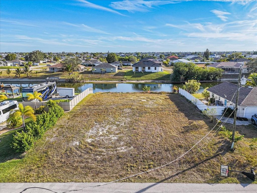 Image 41 of property listing at 322 NE 20TH STREET, Cape Coral, FL 33909