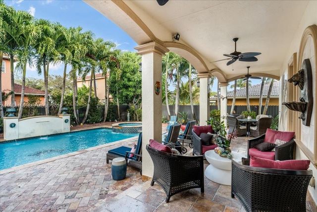 7851 NW 166th Ter, Miami Lakes, FL 33016