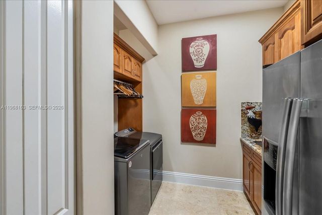 7851 NW 166th Ter, Miami Lakes, FL 33016