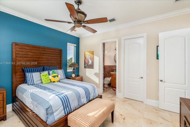 7851 NW 166th Ter, Miami Lakes, FL 33016