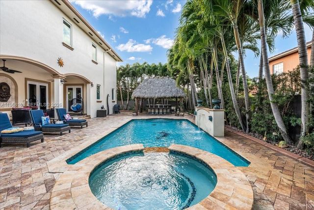 7851 NW 166th Ter, Miami Lakes, FL 33016