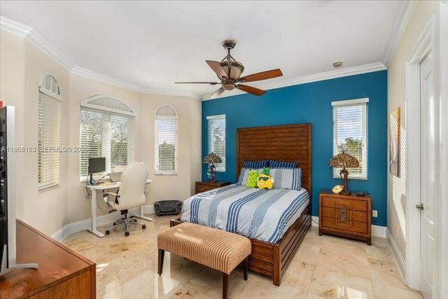 7851 NW 166th Ter, Miami Lakes, FL 33016