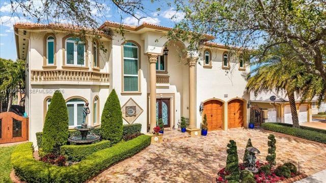 7851 NW 166th Ter, Miami Lakes, FL 33016