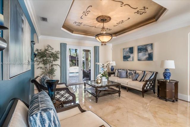 7851 NW 166th Ter, Miami Lakes, FL 33016