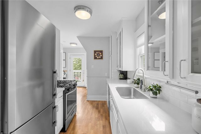 7520 Linden Avenue N, Seattle, WA 98103