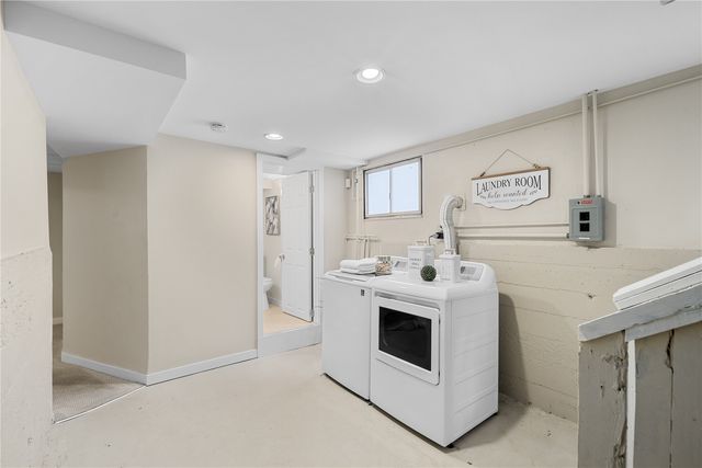 7520 Linden Avenue N, Seattle, WA 98103