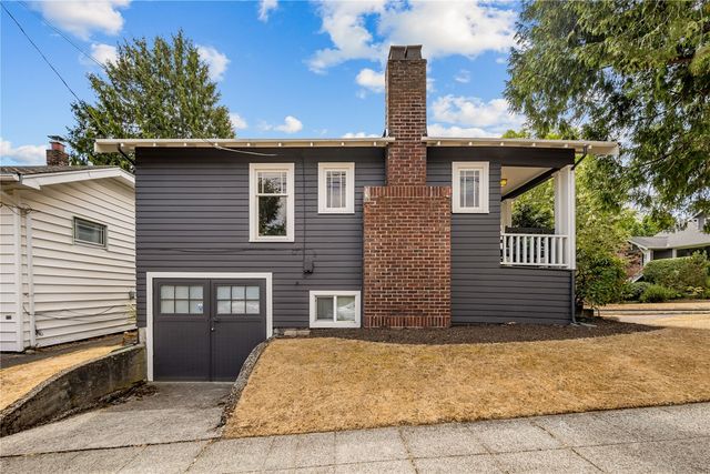 7520 Linden Avenue N, Seattle, WA 98103