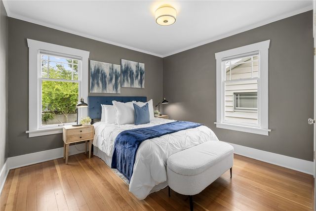 7520 Linden Avenue N, Seattle, WA 98103