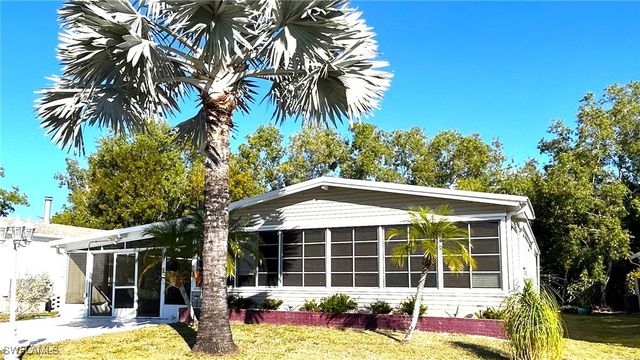 281 Ocean Reef LN, Naples, FL 34114