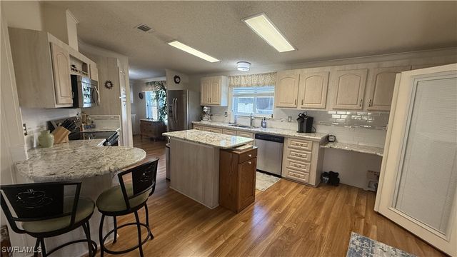 281 Ocean Reef LN, Naples, FL 34114