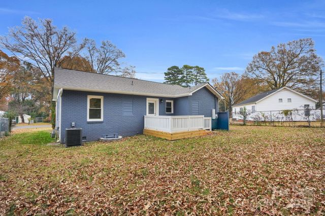 2414 Dickens Avenue, Charlotte, NC 28208