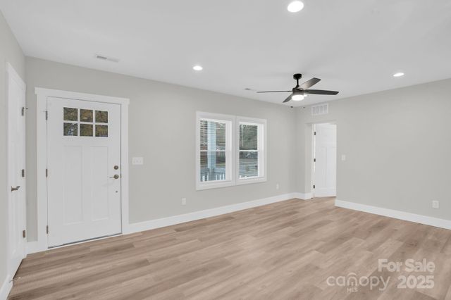 2414 Dickens Avenue, Charlotte, NC 28208