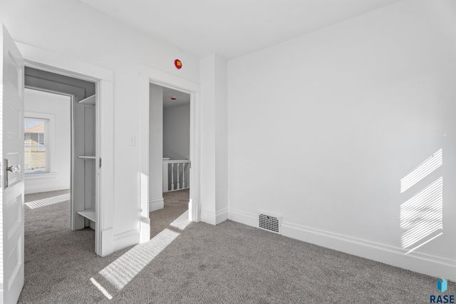 311 E 18th St Street, Sioux Falls, SD 57105