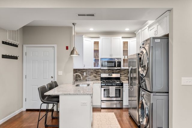 81 Broadway 11, Chelsea, MA 02150