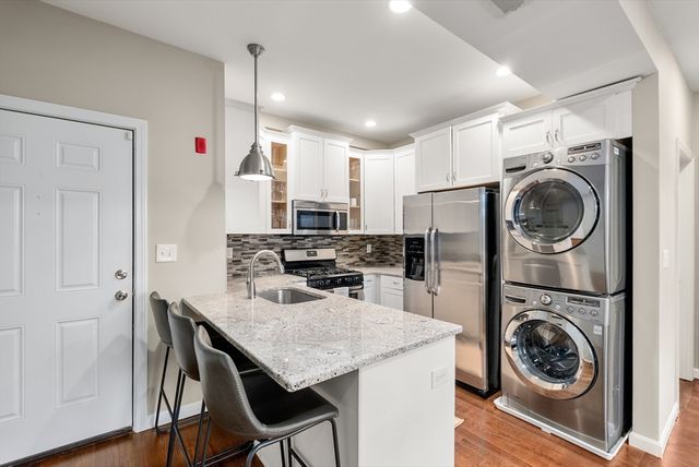 81 Broadway 11, Chelsea, MA 02150